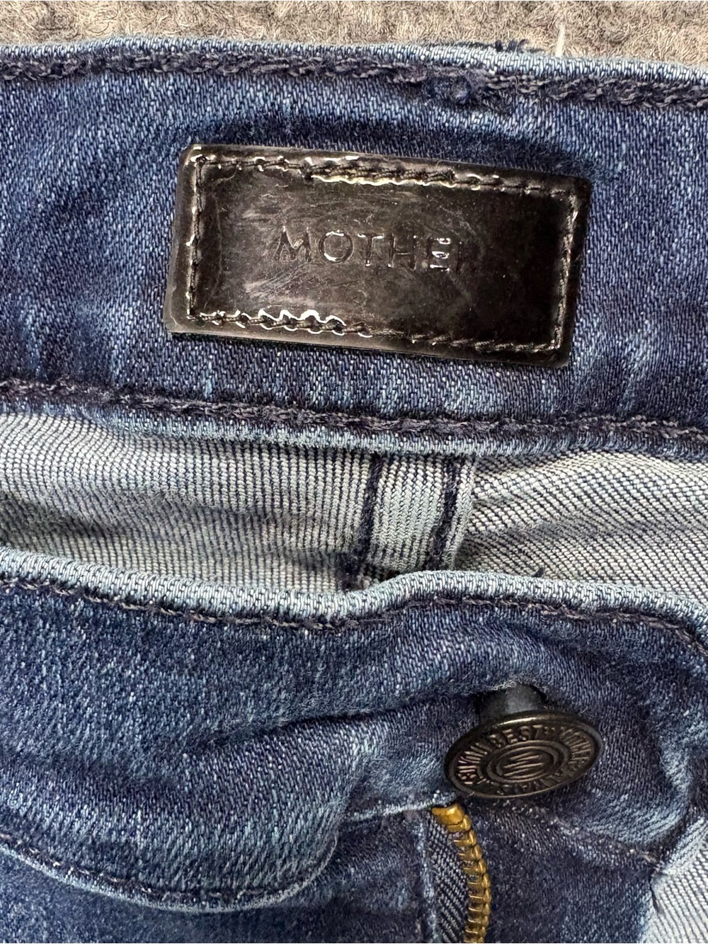 MOTHER Jeans Womens 32 Weekender Fray in Mint Condition Flare Raw Hem USA Made - Picture 4 of 15